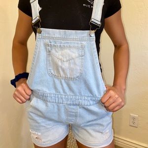a very cute overall shorts